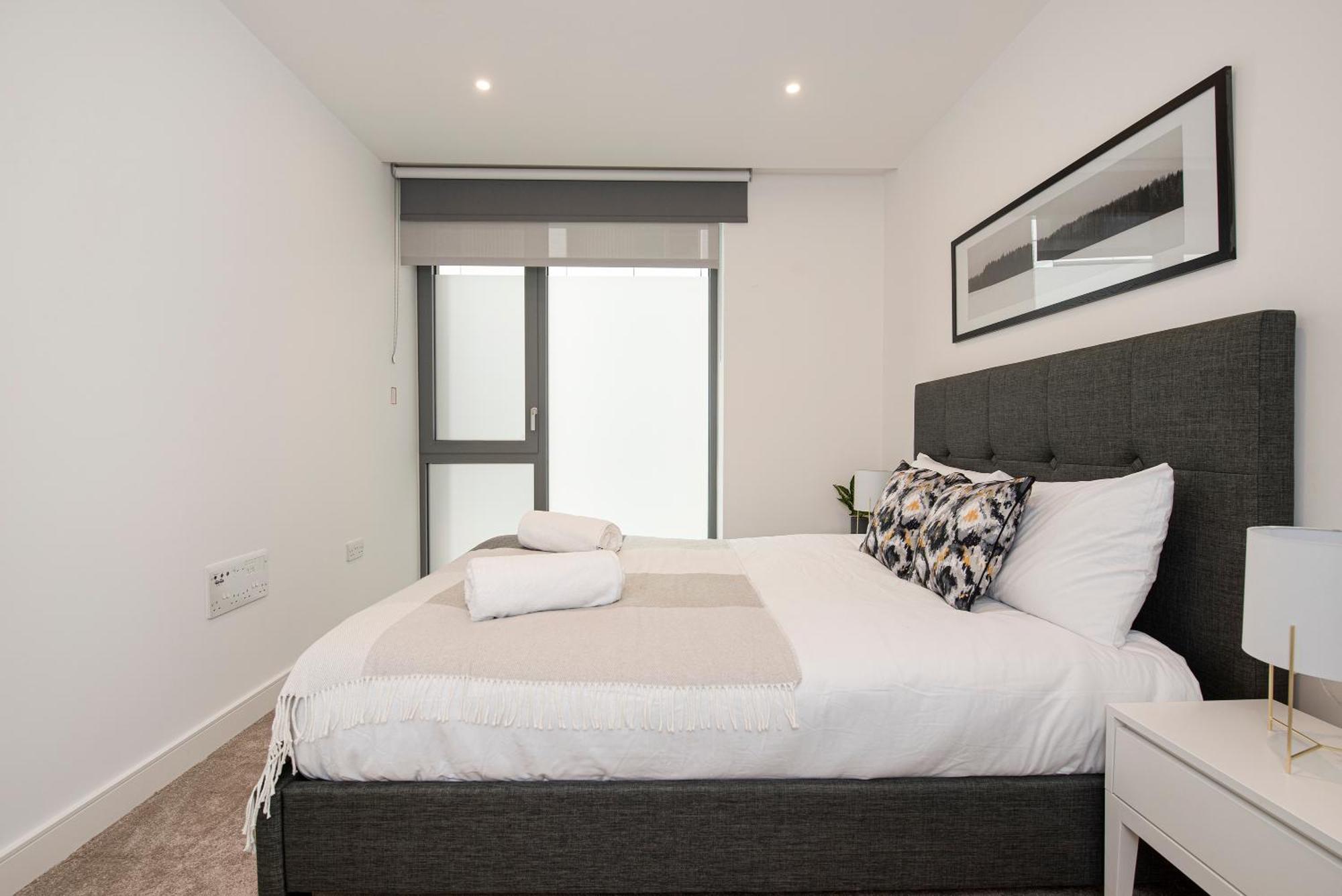 Battersea Power Station 2 Bed Close To Harrods * Лондон